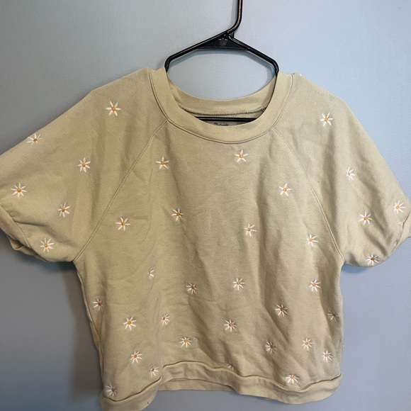 Light Green Cropped Shirt with Embroidered Flowers - Picture 1 of 3